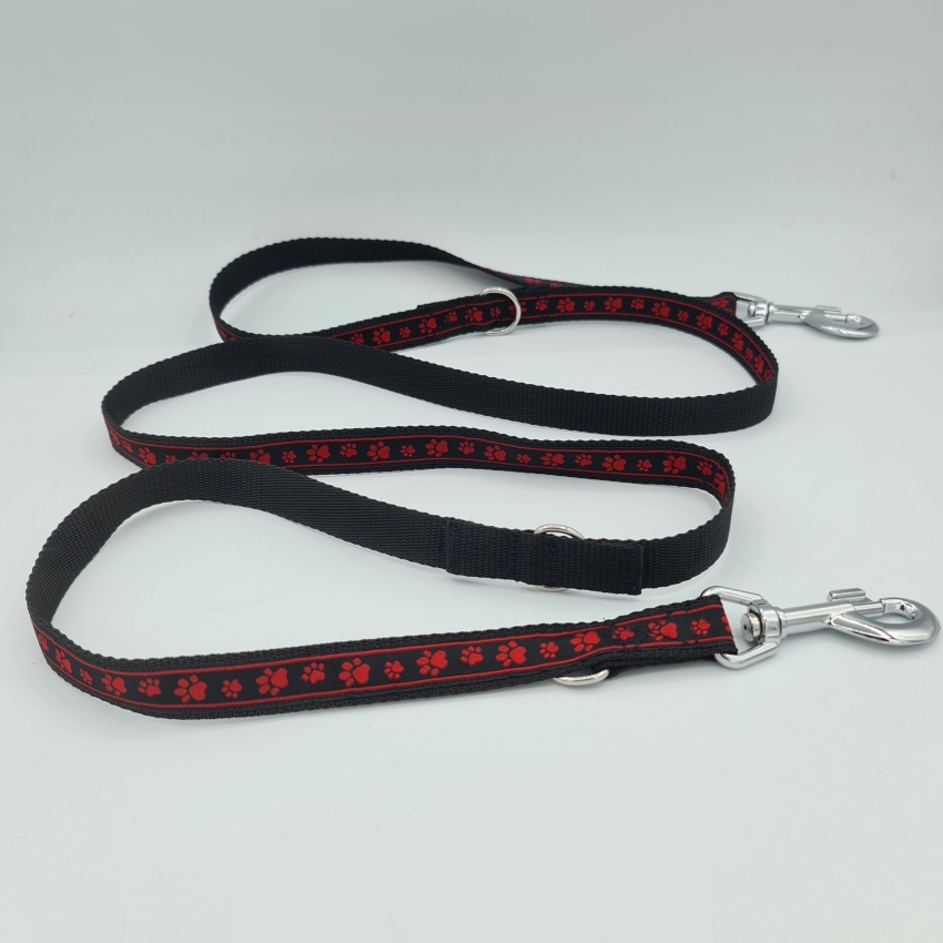 verstellbare Leine rot-schwarz mit Pfötchen